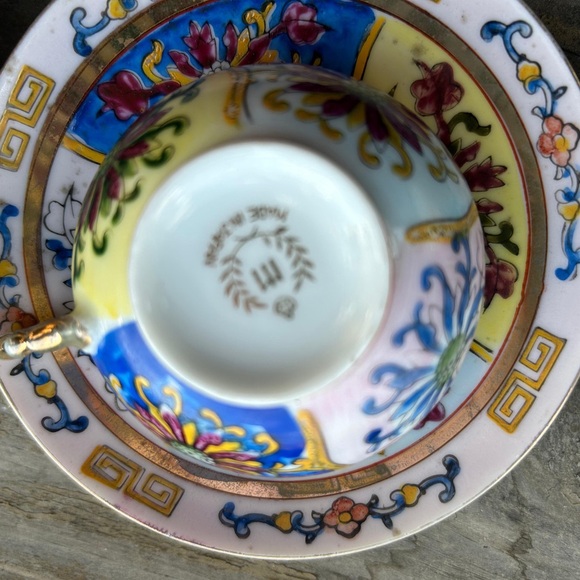 Egg shell Porcelain Teacups - Picture 3 of 5